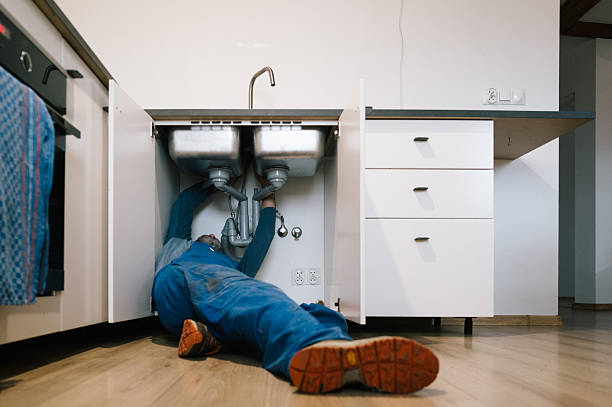Professional Plumbing technician working in Victoria, VA